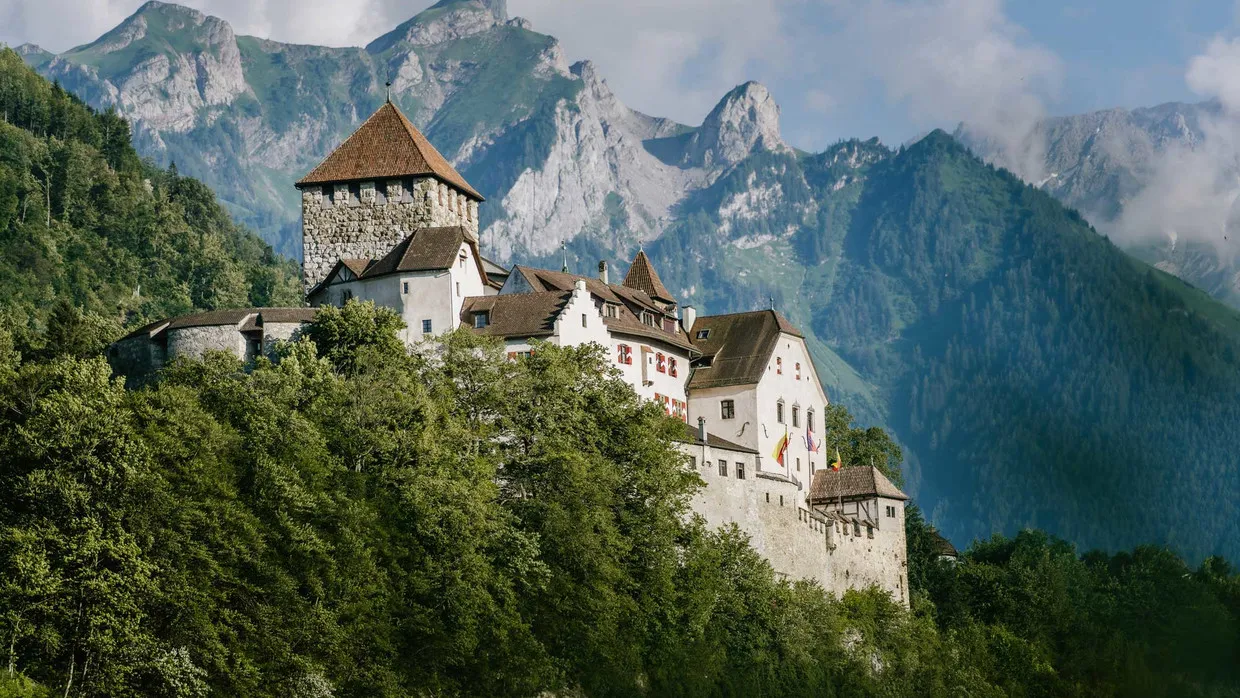 Liechtenstein: o microestado europeu que lidera o ranking de riqueza global