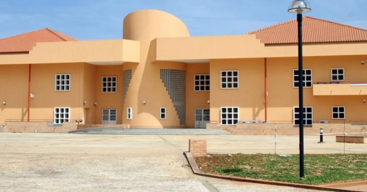 Professores da Escola Portuguesa de Luanda anunciam greve por tempo indeterminado