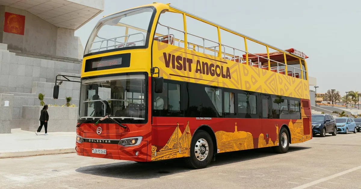 City Tours: Ministério do Turismo de Angola promove turismo urbano com veículo double decker