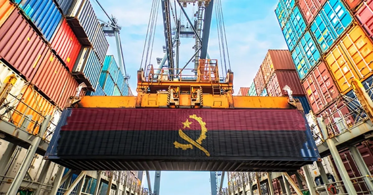 Inflação elevada e dependência do petróleo travam expansão económica de Angola