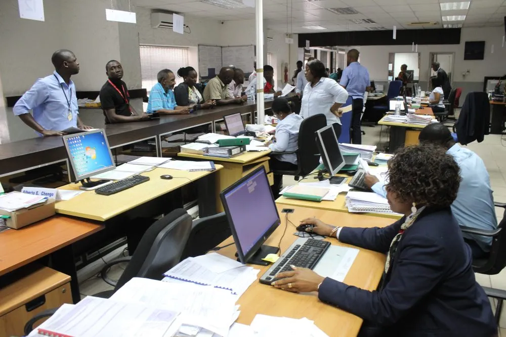 Reforma dos funcionários públicos em Moçambique vai permitir 6 mil contratações