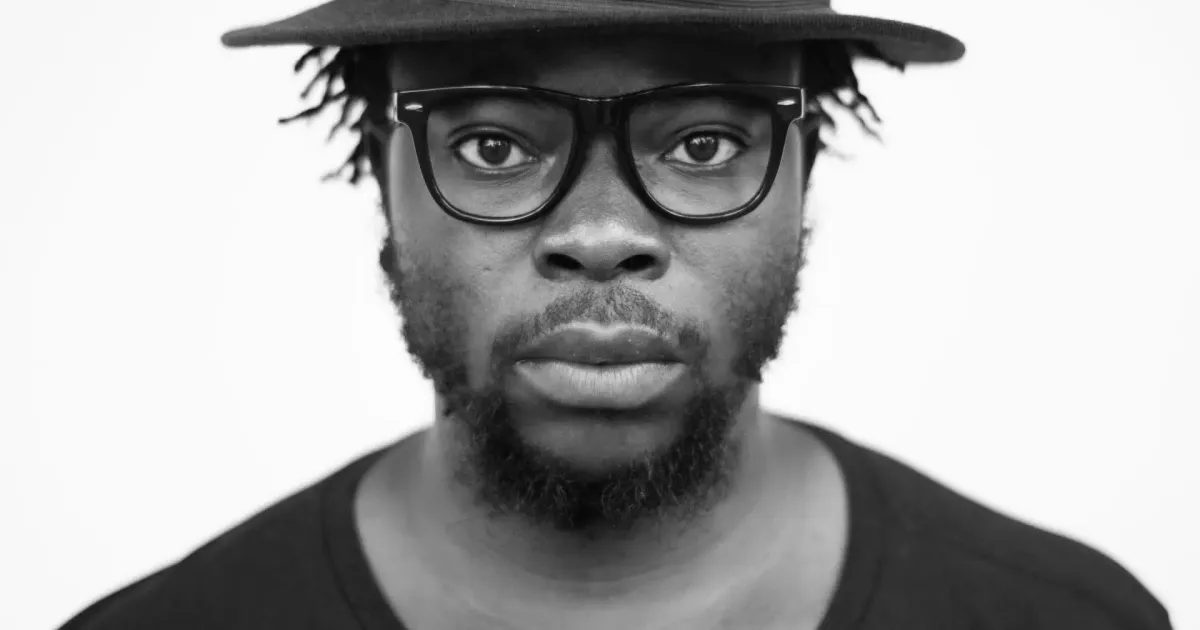 Fotógrafo moçambicano Mário Macilau é o rosto dos 10 anos da feira de arte africana AKAA em Paris
