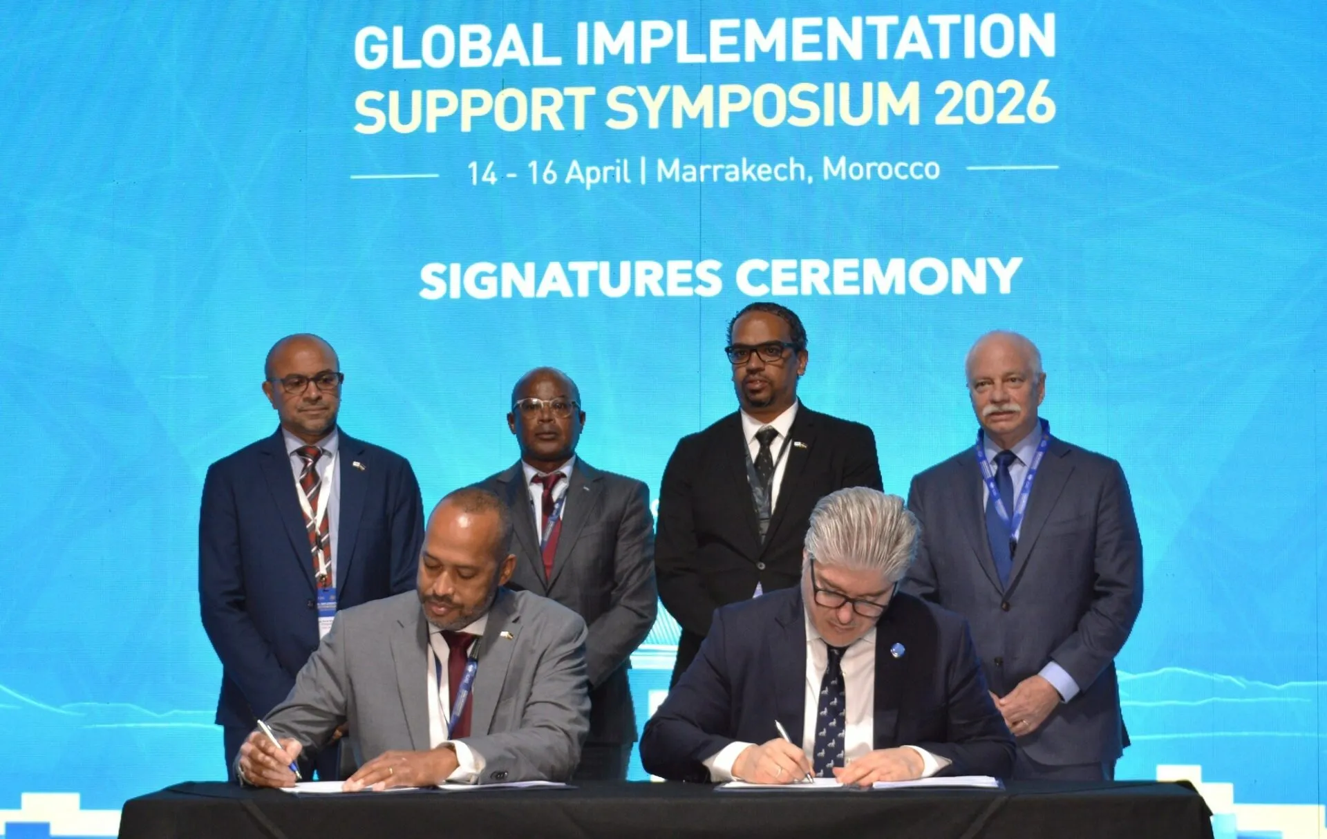 Cabo Verde assina protocolo para criação de academia de aviação civil