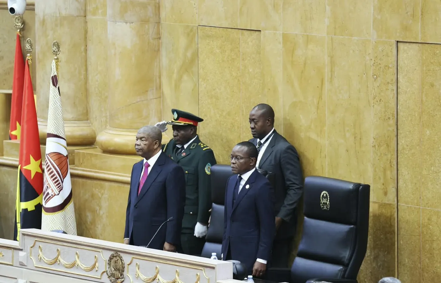Reservas internacionais de Angola atingem 16,2 mil milhões de dólares e garantem oito meses de importações