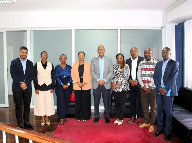 Ministro da Promoção de Investimentos e Fomento Empresarial de Cabo Verde recebe INAPEM de Angola para partilhar experiência