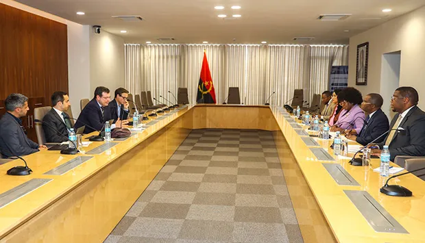 Angola e Portugal vão intensificar cooperação no sector da Justiça