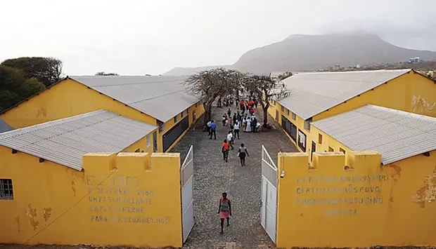 Familiares de presos do campo do Tarrafal subscrevem petição