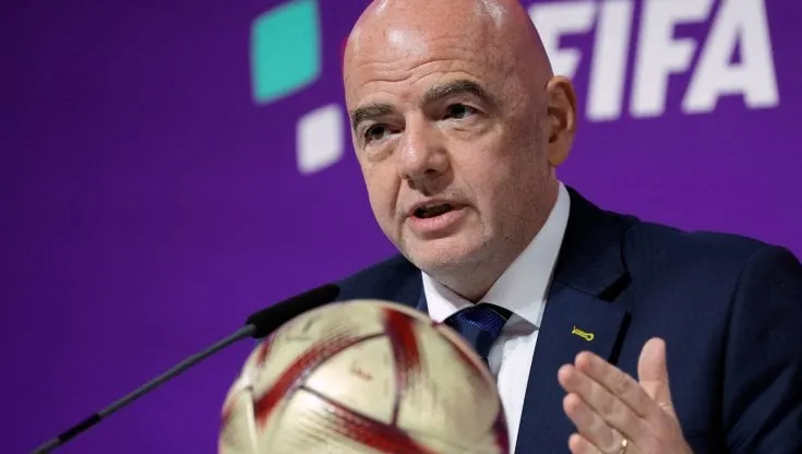 Presidente da FIFA defende fim de veto às equipas russas