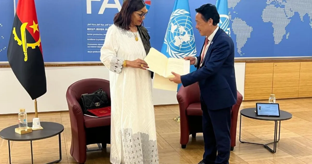 Embaixadora Josefa Sacko acreditada na FAO