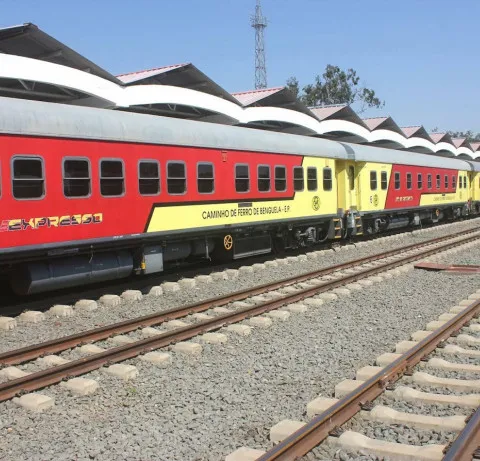 Acidente ferroviário no Luena provoca 77 feridos