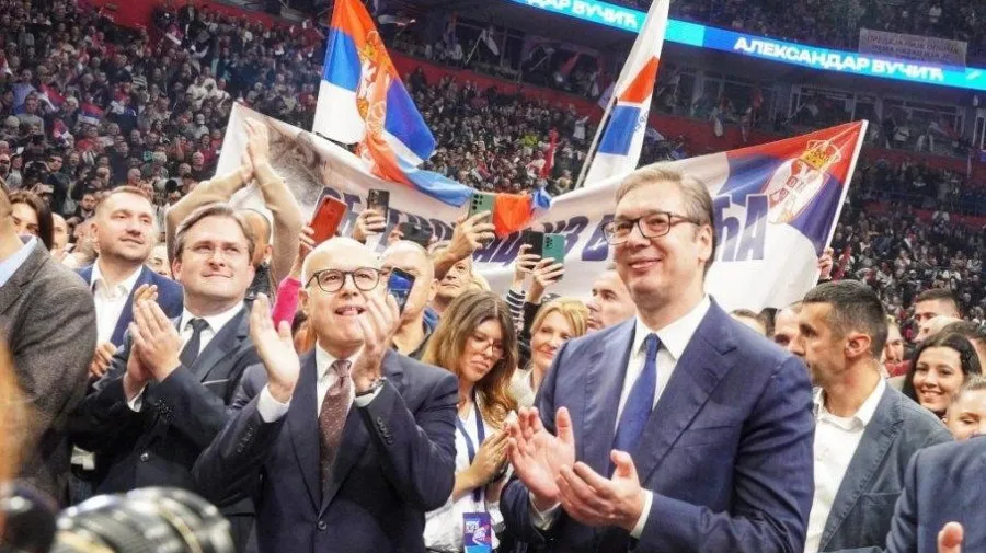 Sérvia inicia nova fase da campanha eleitoral após renúncia de Vui