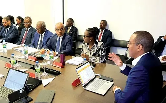 Plano nacional de inclusão financeira prevê atingir 65% da população até 2027