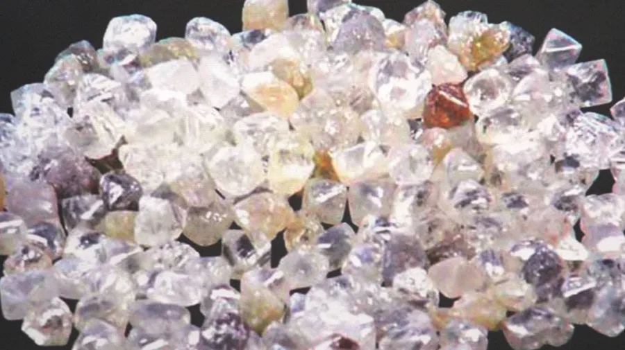 SODIAM arrecadou usd 21,7 milhões no 17º leilão de diamantes brutos