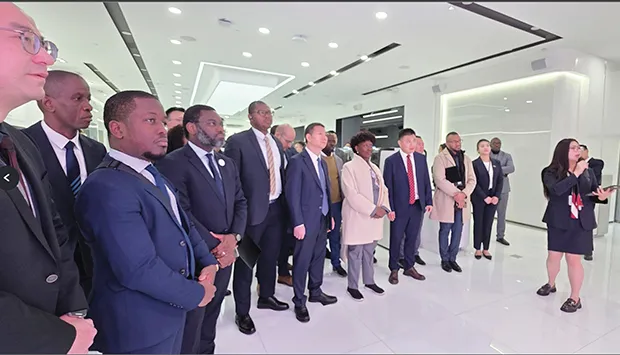 Ministério da Saúde reforça parceria com a empresa chinesa Mindray
