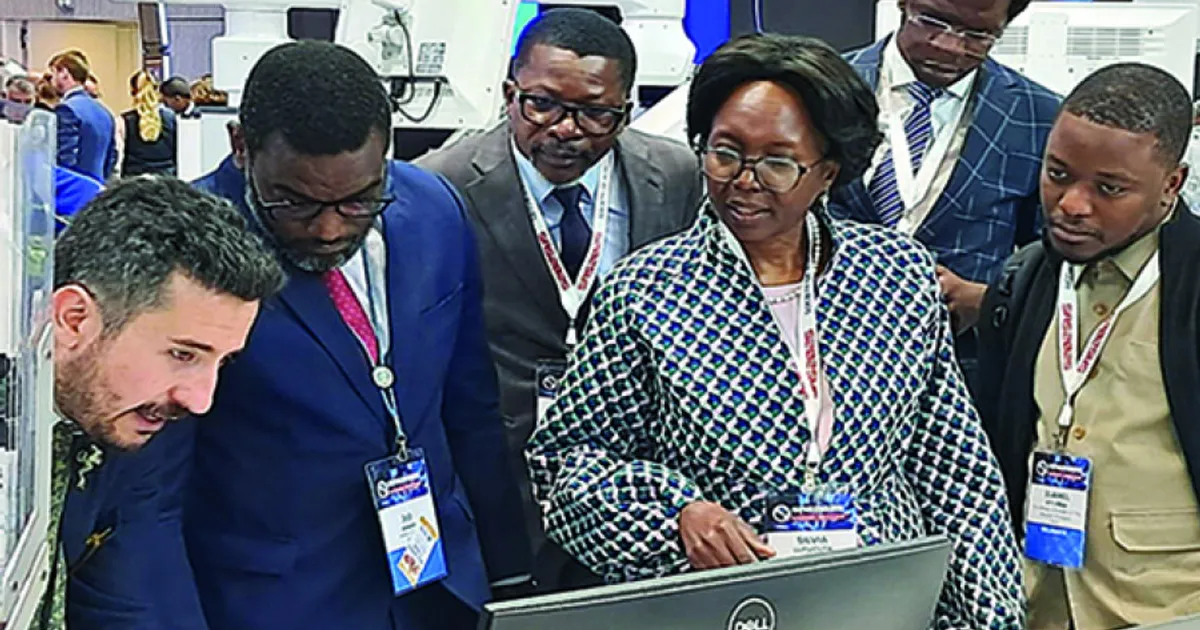 Angola elogiada em Estrasburgo por avanços no uso da cirurgia robótica