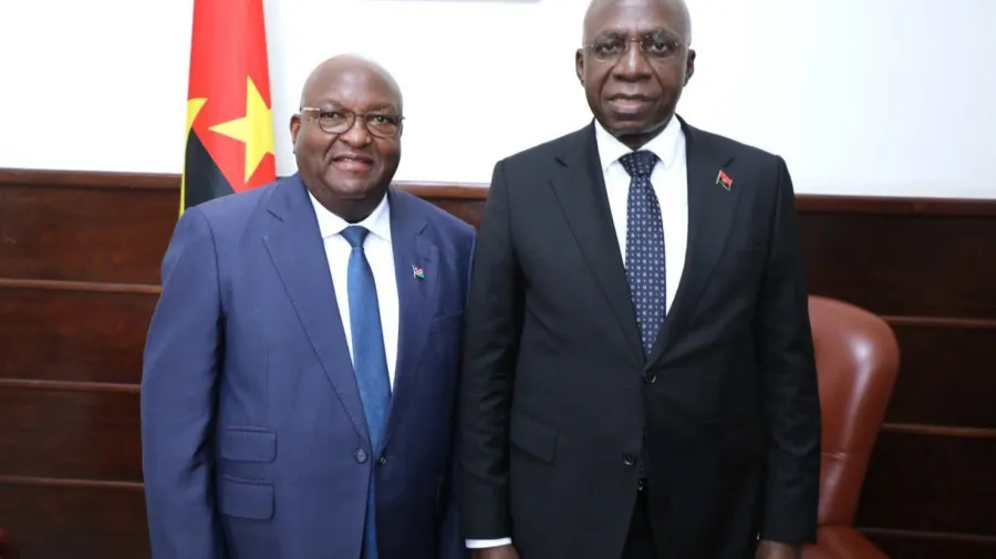 Téte António analisa cooperação com embaixadores da China e da Namíbia