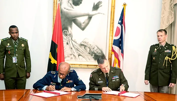 Angola e EUA assinam acordo no domínio militar