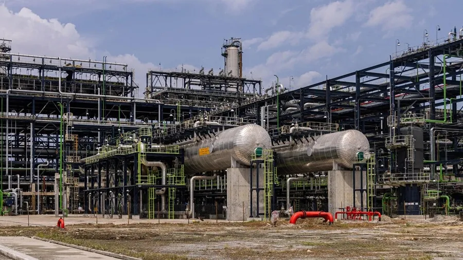 Refinaria Dangote lança maior oferta pública inicial de África
