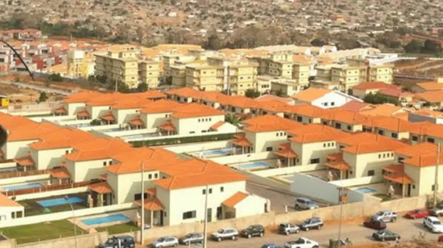 Angola construiu 350 mil habitações nos últimos cinco anos