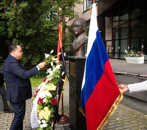 Vice-Presidente da Assembleia Nacional homenageia Agostinho Neto na Rússia
