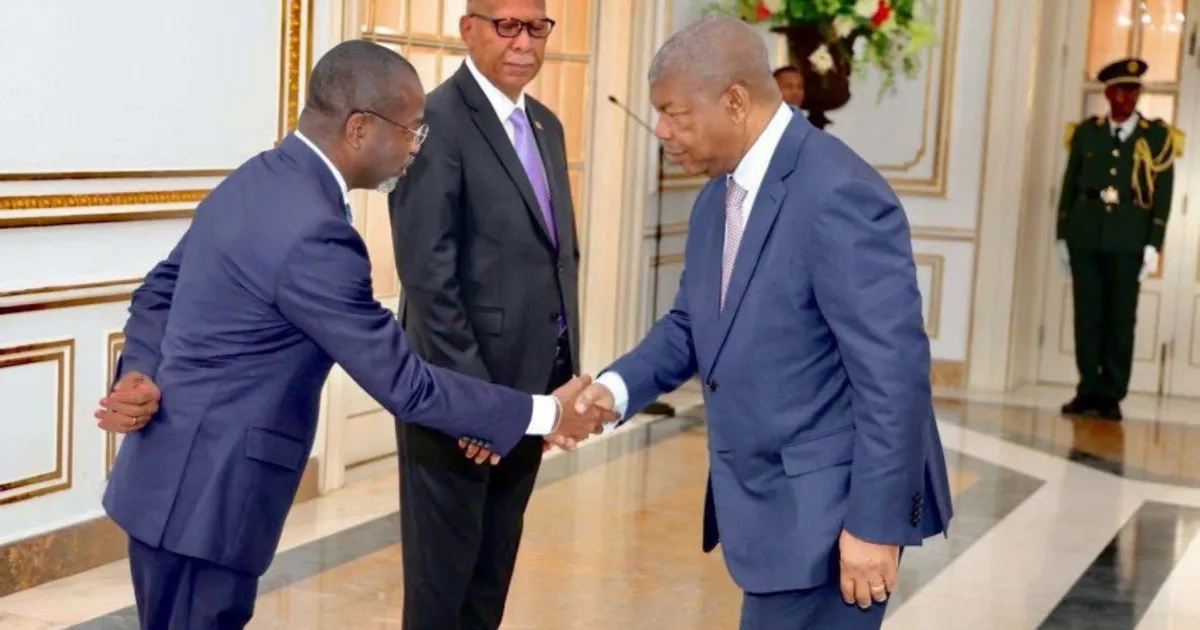 Empossados embaixadores de Angola na África do Sul e no Ghana