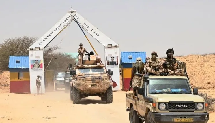 Exército do Tchad reforça posições junto à fronteira com o Sudão
