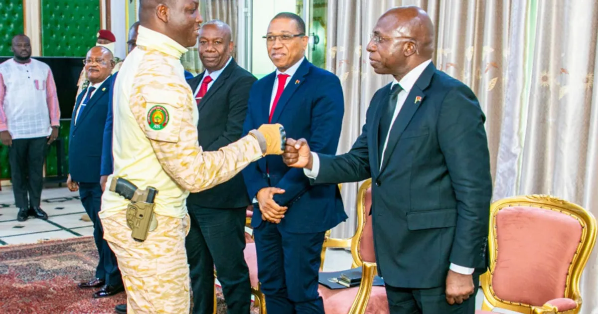 Mensagem de João Lourenço transmitida ao Presidente de Transição do Burkina Faso