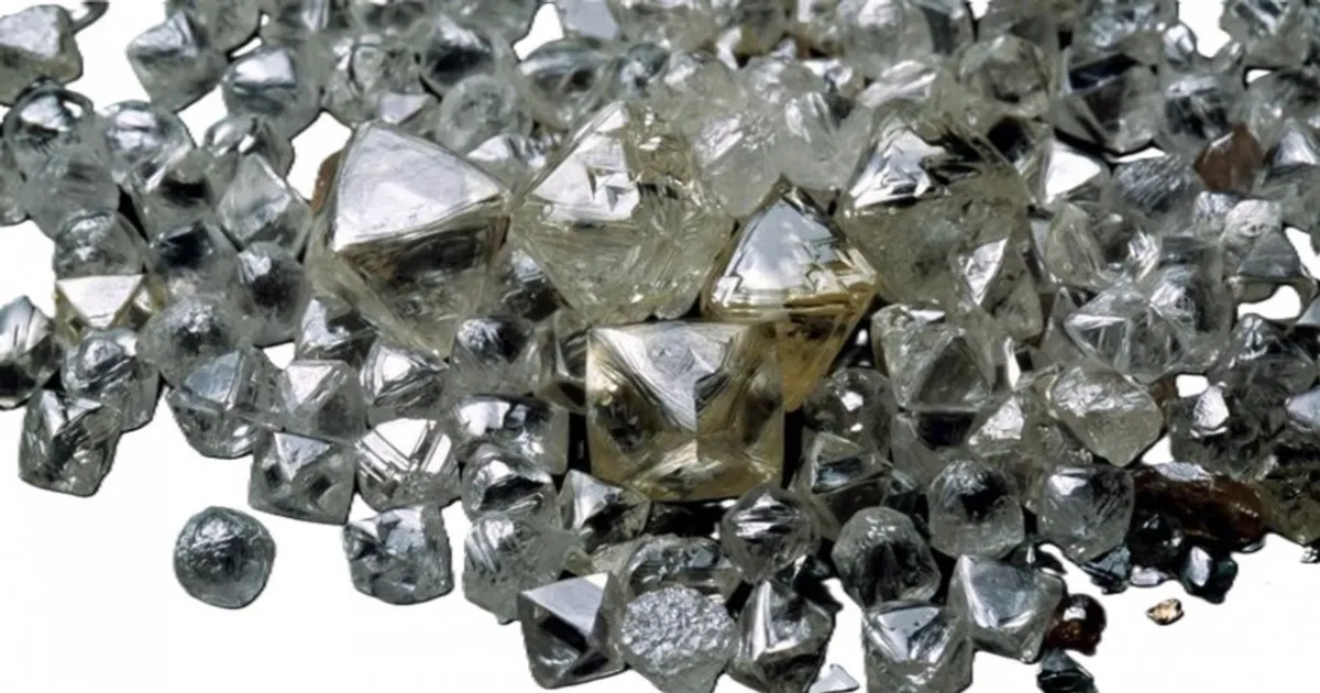 SODIAM arrecadou 15,5 milhões de dólares com a venda de diamantes especiais