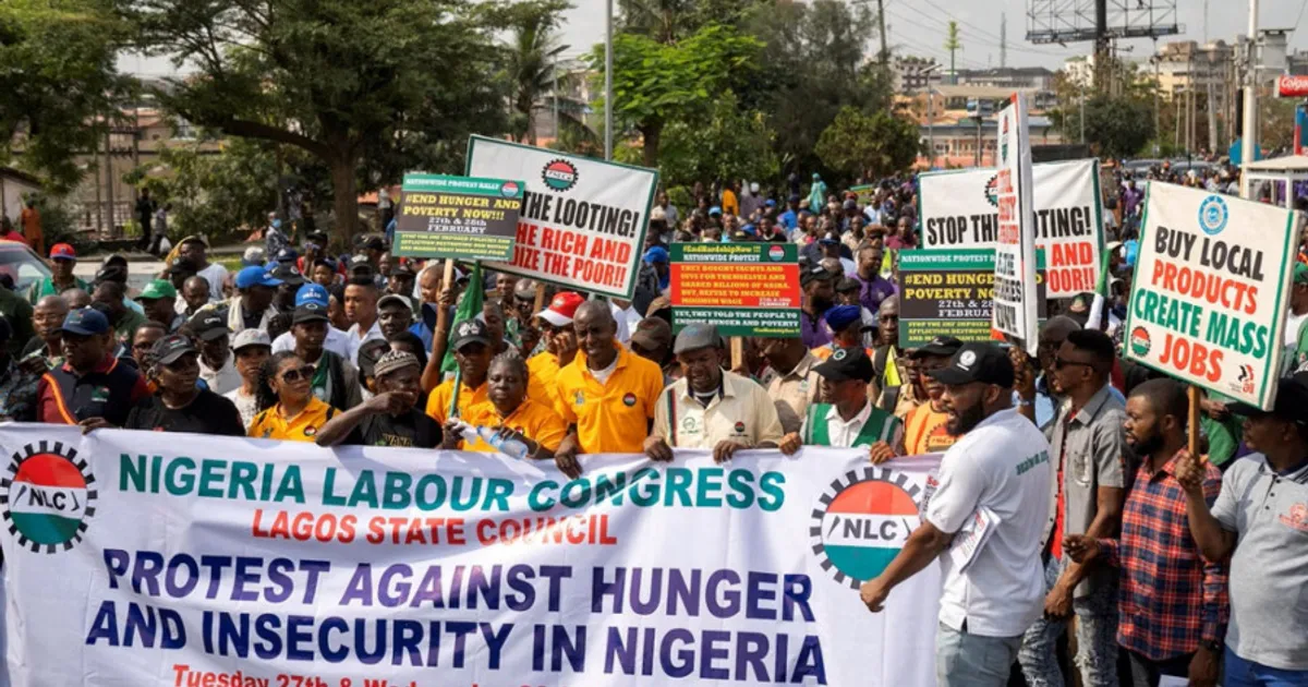 Nigerianos protestam contra insegurança em Lagos