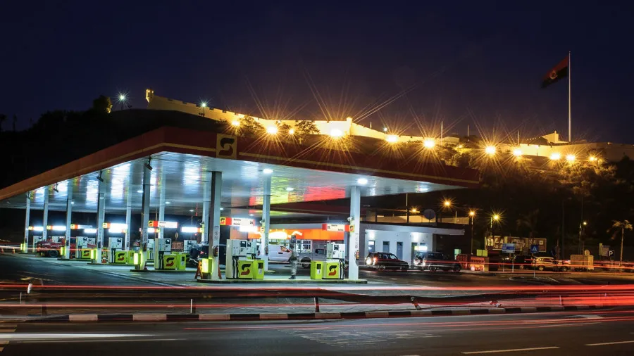 Angola gasta 854 milhões de dólares com importação de derivados de petróleo