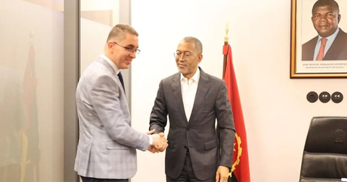 Argélia e Angola abordam cooperação no domínio dos recursos minerais e energéticos