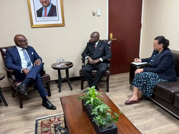 Téte António e reverendo Kevin Johnson discutem diáspora afrodescendente, Corredor do Lobito e eleições de 2027 em Nova Iorque