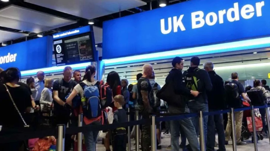 Reino Unido regista entrada recorde de 752 migrantes num dia