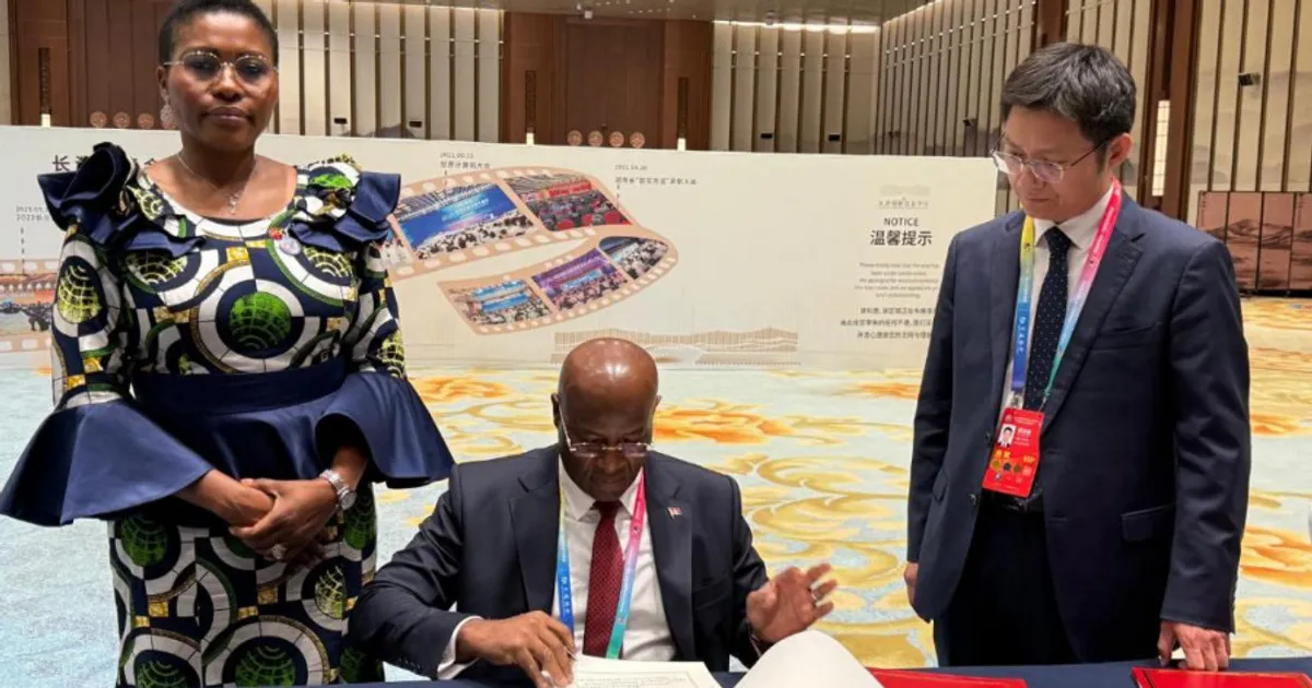 Angola e China assinam dois instrumentos jurídicos