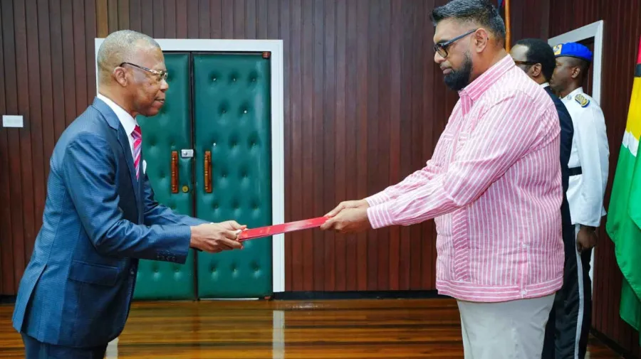 Embaixador angolano apresenta Cartas Credenciais na Guiana