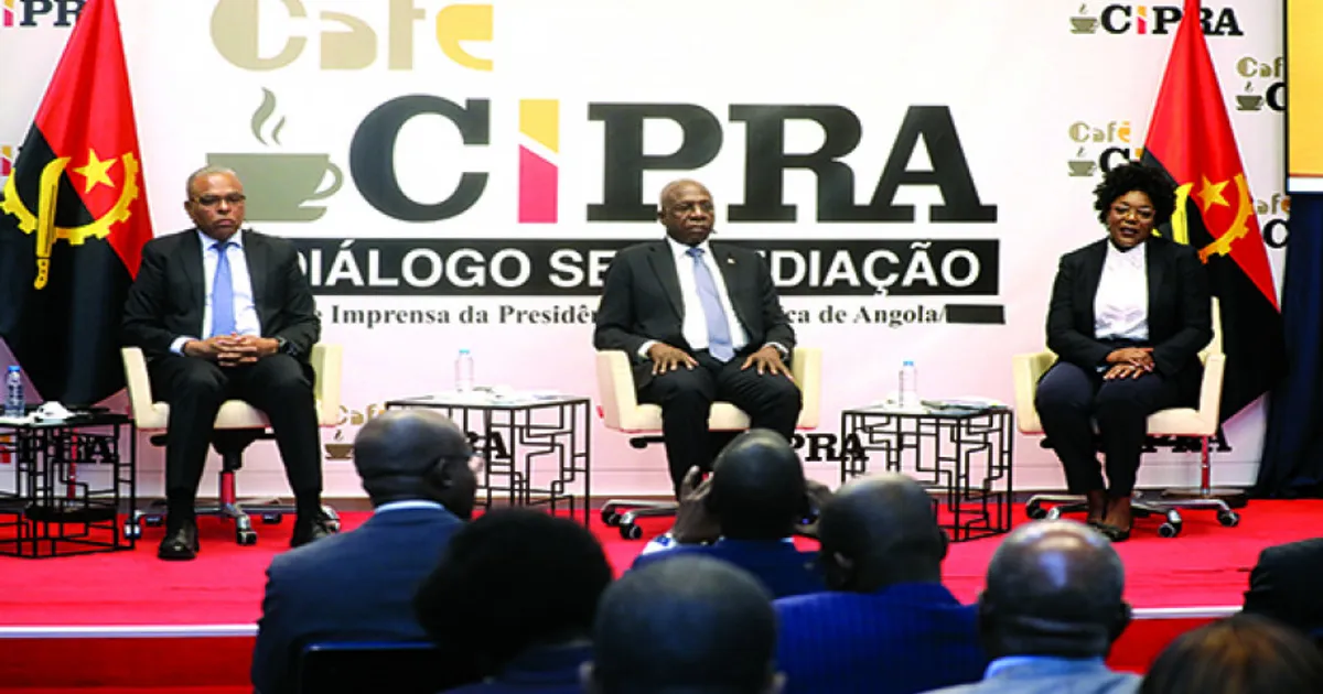 Ministro considera que política externa activa coloca Angola no centro da diplomacia em África