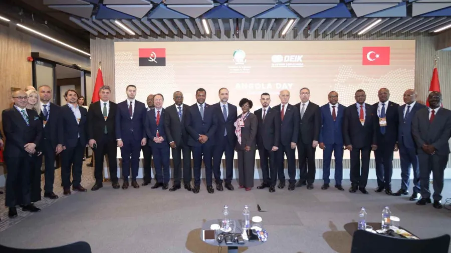 Potencial agrícola e recursos minerais de Angola abordados na Turquia