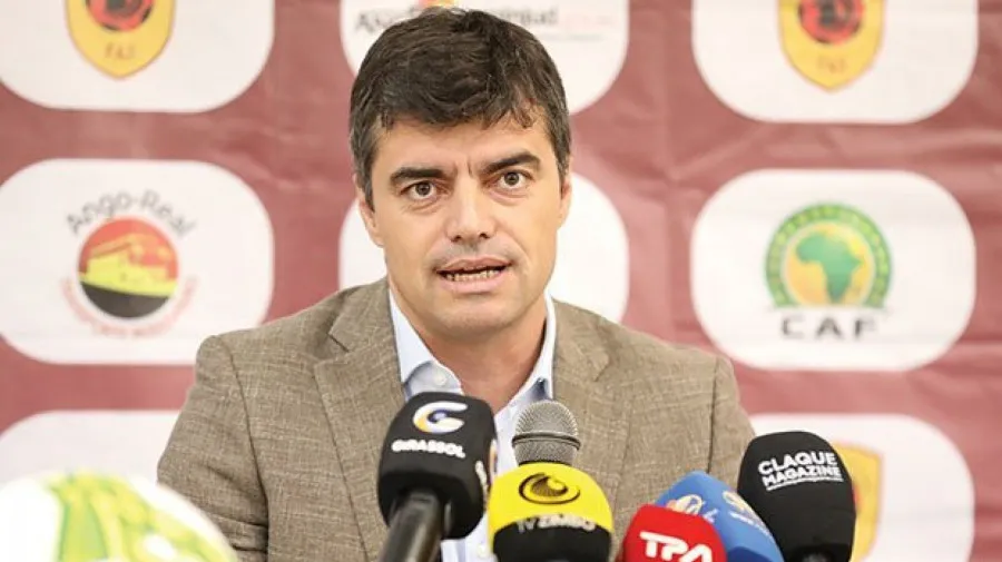 Futebol: FIFA pune Angola por dívida com o técnico Pedro Gonçalves