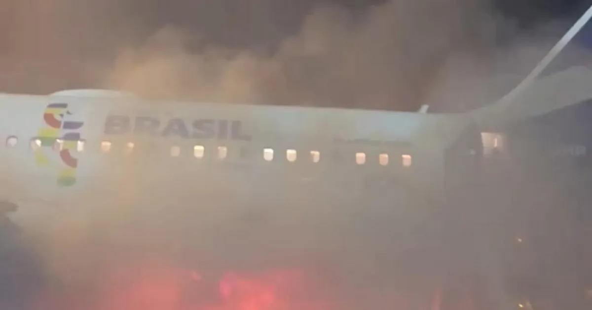 Avião no Brasil com mais de 150 passageiros a bordo evacuado após incêndio