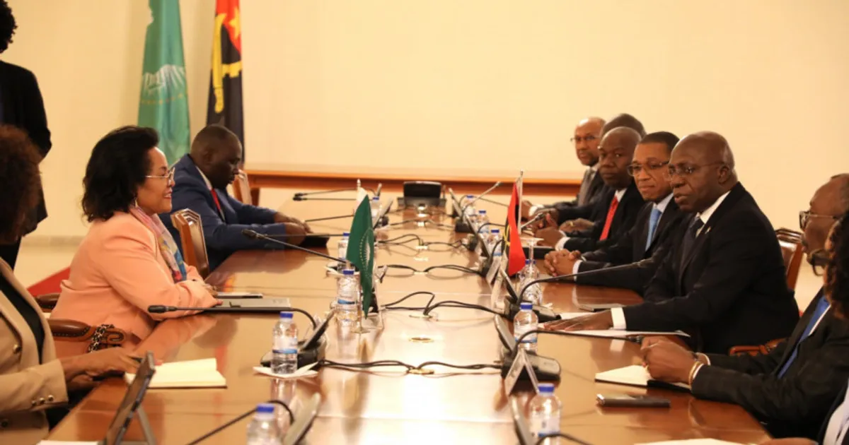 Cimeira sobre Financiamento de Infra-estruturas em África abordada em Luanda