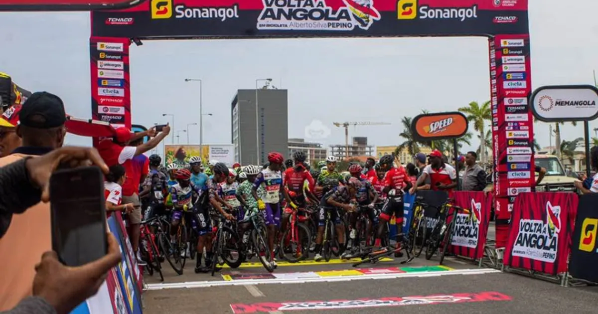Edição 2025 da Volta a Angola em bicicleta começa em Moçâmedes