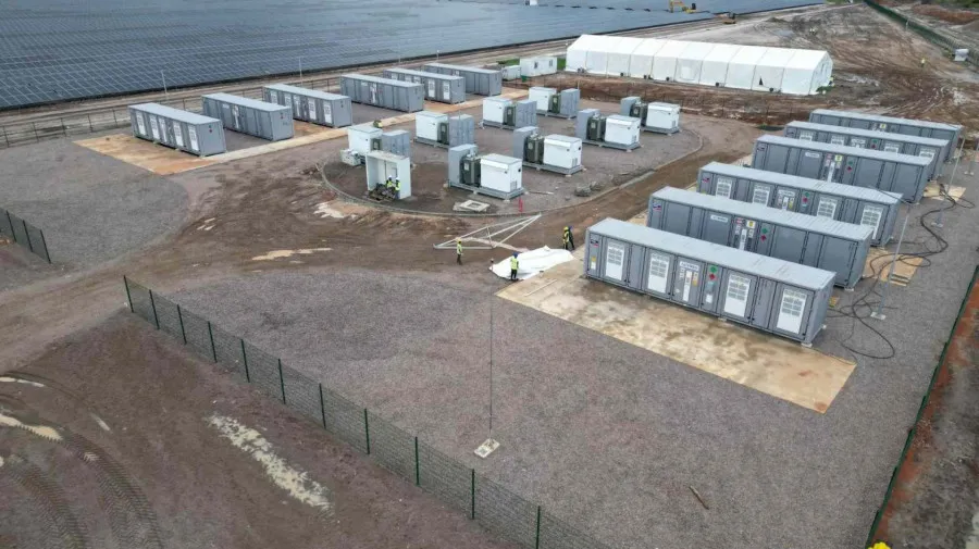 Presidente da República inaugura Parque Fotovoltaico do Luau