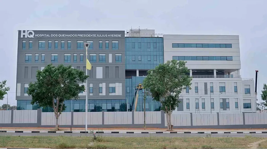 Hospital Especializado em Queimados Presidente Julius Nyerere soma 1.235 atendimentos no primeiro mês em Luanda