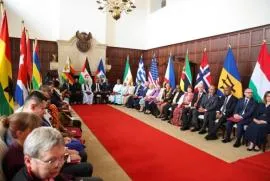 Ramaphosa insta diplomatas a fortalecerem laços económicos com África do Sul