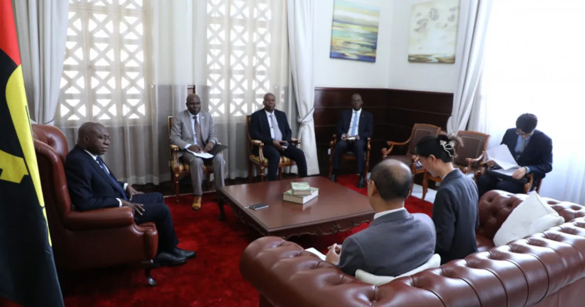 Angola e China pretendem organizar encontro empresarial em Luanda
