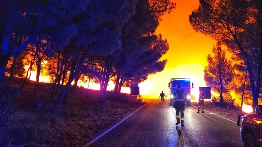 Incêndio obriga à retirada de cerca de 700 pessoas numa ilha croata