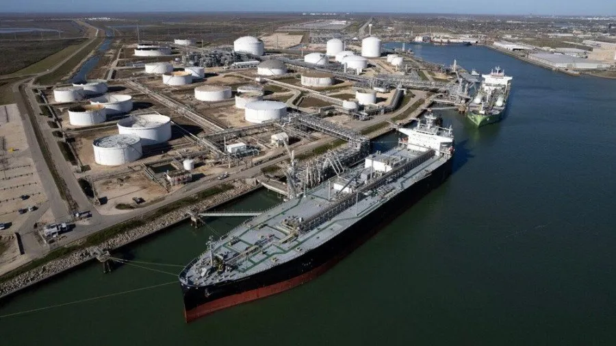 Preços do petróleo mantêm-se elevados perante incertezas geopolíticas