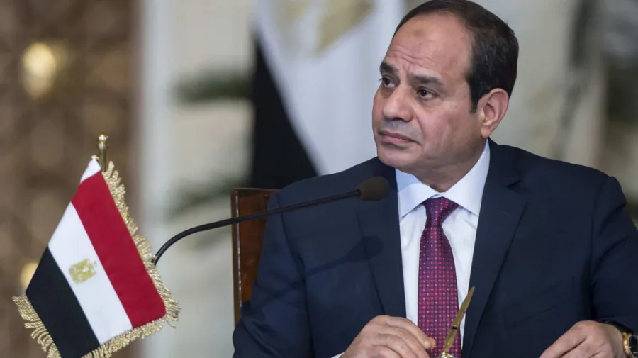 Egipto mantém contactos para interromper guerra contra Irão