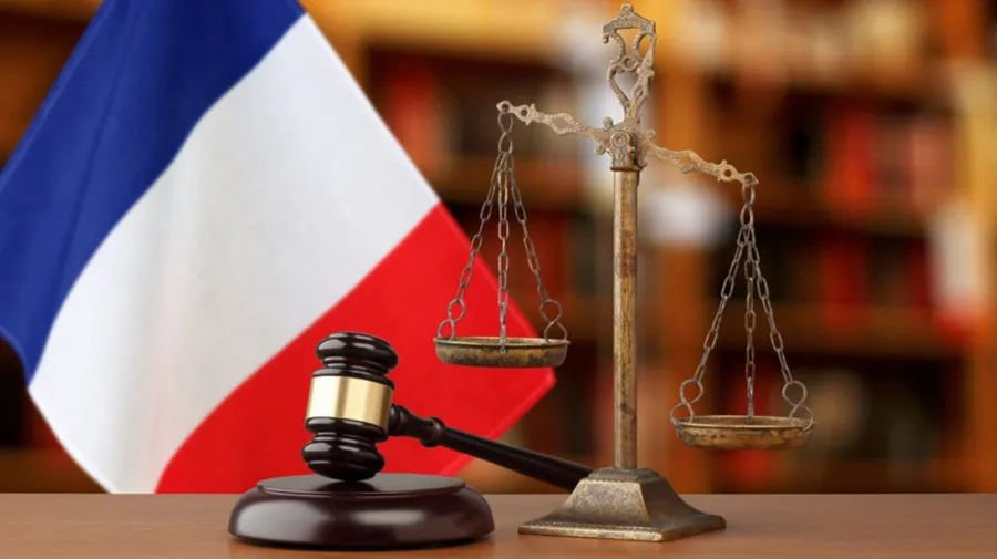 Justiça francesa condena pais a 22 e a 15 anos de prisão por morte de criança