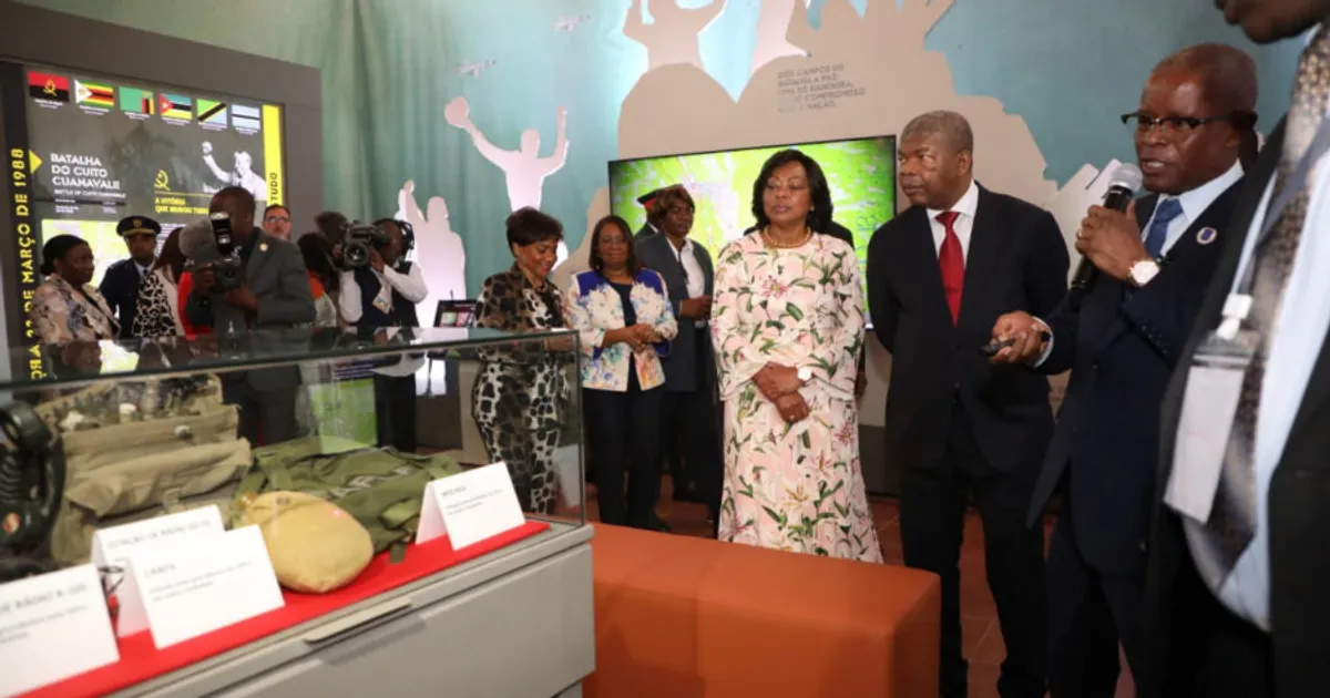 Presidente da República inaugura exposição interactiva no Museu de História Militar